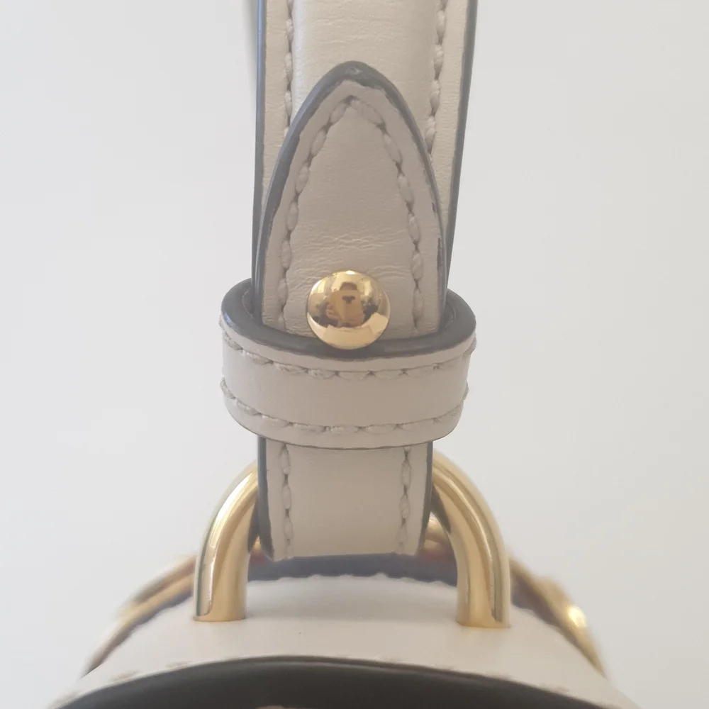 Host pick 💎 Price slashed Gucci sylvie mini handbag 👜 - Picture 6 of 12